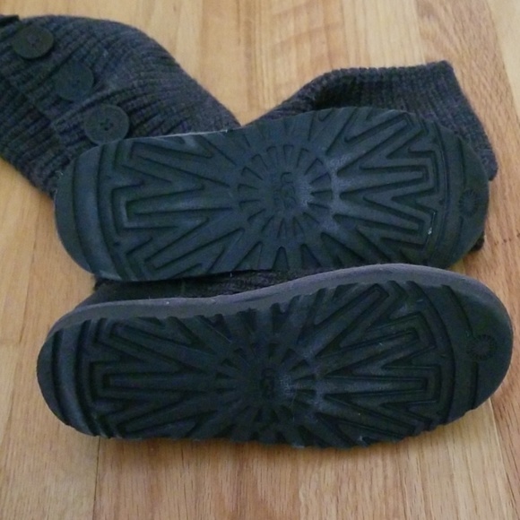 Size 6 Ugg Boots - Picture 4 of 6